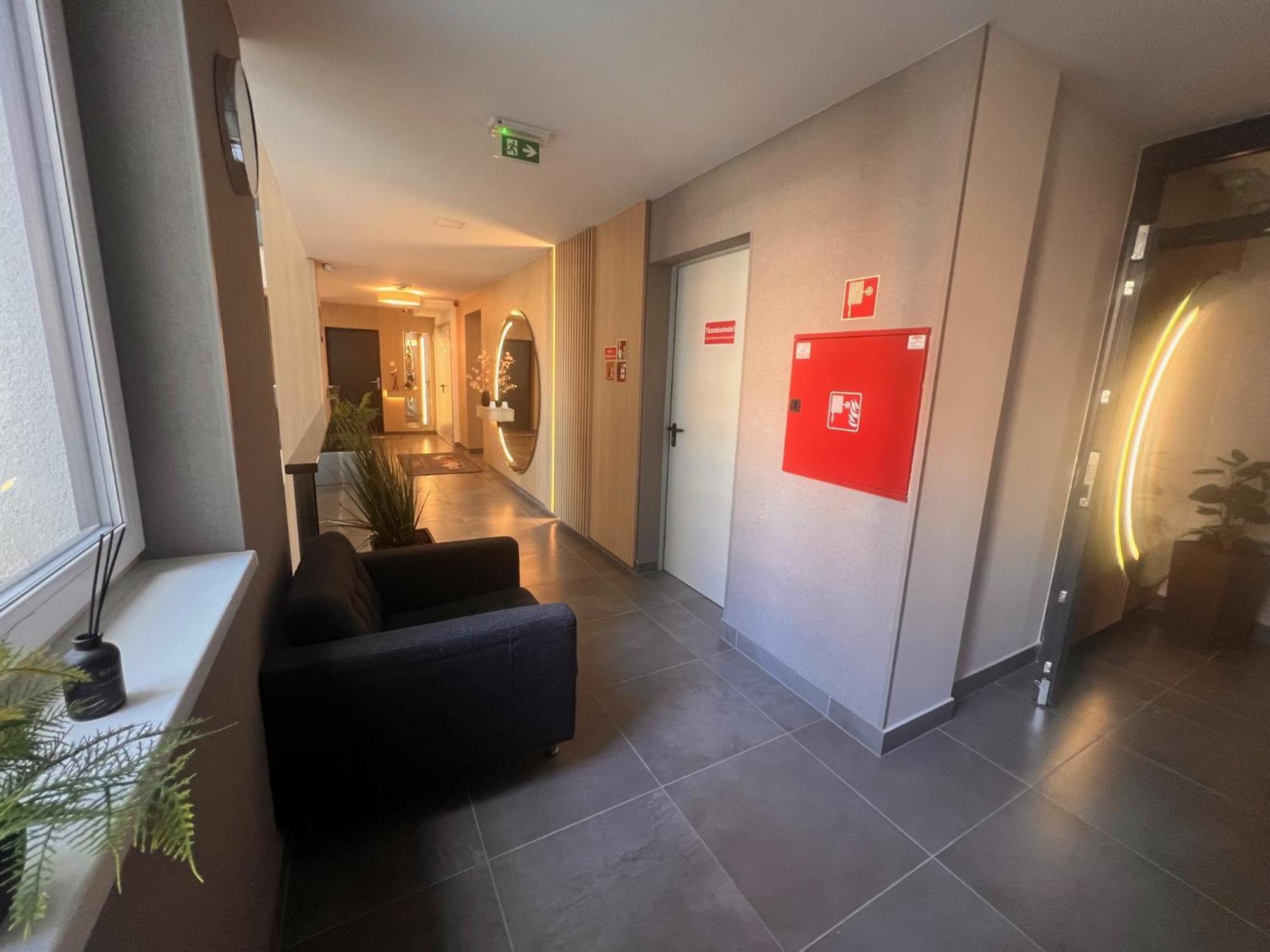 Karzo Property Lk 202 Apartment